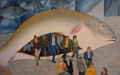 Большая рыба пожирает малую