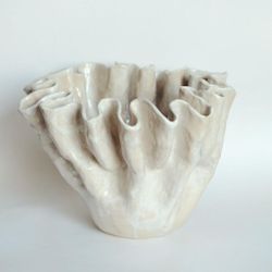 Интерьерная ваза с изгибами "Pearl"