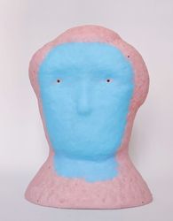 Розовая голова с синим лицом