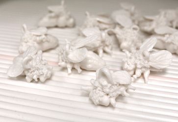 Потусторонняя пчела