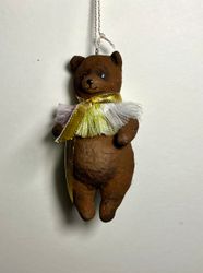 Мишка в воротнике