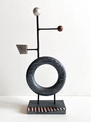 Супрематический знак N1