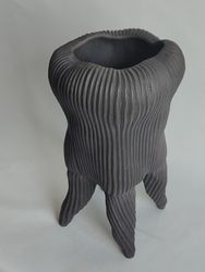 Ваза "Бутон на ножках"