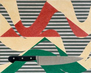 Нож на холсте