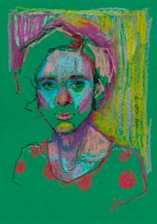 Молодая женщина на зелёном