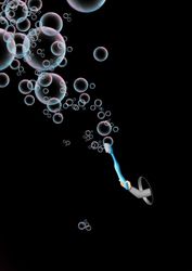 Рука с зубной щёткой