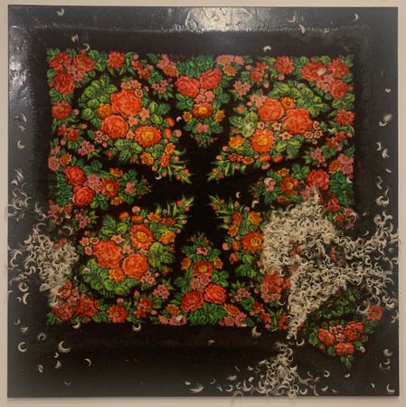 Василиса Лебедева (Коллаж / ассамбляж - 
                  110 x 110 см) Платок бабушки (черный)
