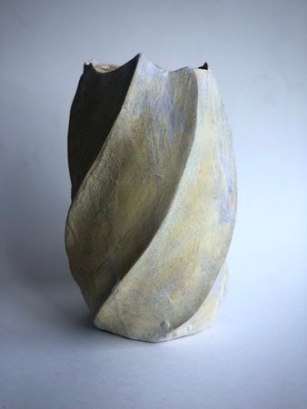 Жанна Сидакова (Скульптура - 
                  14 x 25 см) Ваза "Гибкость"