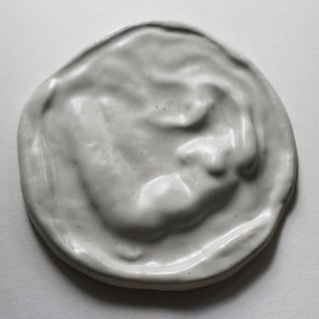 Маргарита Симонова (Скульптура - 
                  17 x 17 см) Жемчужница 8. Серый перламутр
