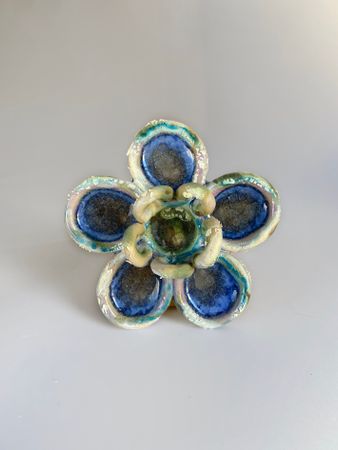 Елизавета Букина (Объект - 
                  11 x 3.5 см) Подсвечник "Цветочек"