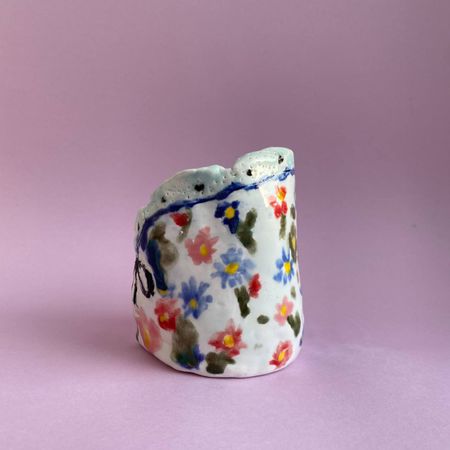 Катя Афонина (Скульптура - 
                  8 x 11 см) Свеча "Flower kit"