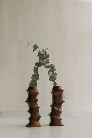 Дмитрий Гладкий (Скульптура - 
                  14 x 20 см) Ваза декоративная "КАСУМИ"
