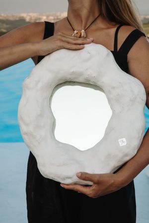 Ксения Торгашина (Объект - 
                  37 x 42 см) Настенное зеркало "Каменный взгляд III"