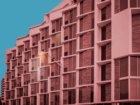 Кир Симаков (Фотография - 
                  50 x 40 см) Розовые окна / Pink windows (Майами, 2019)