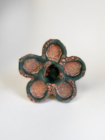 Елизавета Букина (Объект - 
                  11 x 4 см) Подсвечник "Цветочек"