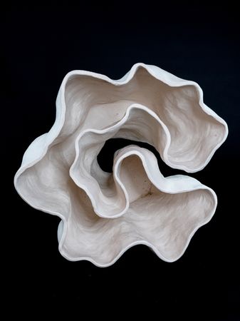 Юлия Клюева (Скульптура - 
                  30 x 35 см) Uniq