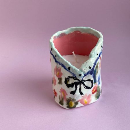 Катя Афонина (Скульптура - 
                  8 x 11 см) Свеча "Flower kit"