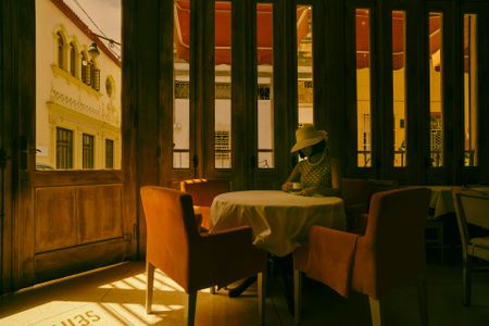 Евгений Доманов (Фотография - 
                  70 x 50 см) Старое кафе