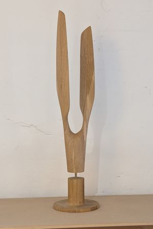 Петр Бизар (Скульптура - 
                  17 x 72 см) Tights