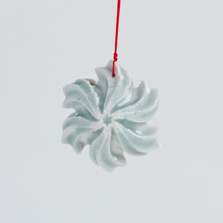 Данил Карамушкин (Скульптура - 
                  7 x 7 см) Snowflake № 04
