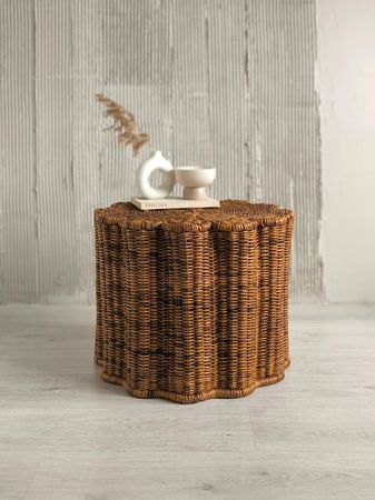 Валерия Корельская (Объект - 
                  53 x 41 см) Журнальный стол "Цветок"