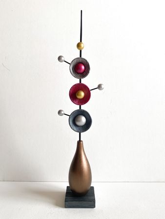 Роман Рыбянец (Скульптура - 
                  14 x 56 см) Икебана Токио Цветение