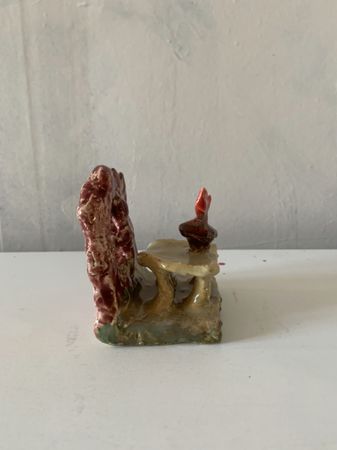 Юджин (Скульптура - 
                  7 x 9 см) Окно