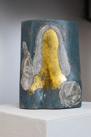 Гоша Острецов (Скульптура - 
                  21 x 30 см) Из серии "Спаситель мира"