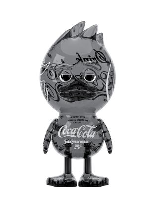 The Ugly Duck (Скульптура - 
                  28.1 x 60 см) TUD х Coca Cola "Fizz Black"