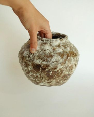 Алина Егорова (Скульптура - 
                  16 x 13 см) Ваза "Коричневый мрамор" маленькая