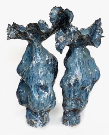 Анастасия Горбунова (Скульптура - 
                  40 x 45 см) Ваза из серии "Fluctuation”