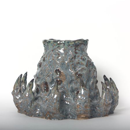 Оля Самушкова [оливка] (Скульптура - 
                  22 x 17 см) Для самых прекрасных цветов