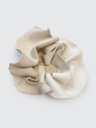 Юлия Бариева (Скульптура - 
                  30 x 32 см) Подставка под украшения "Брюле"