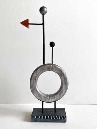 Роман Рыбянец (Скульптура - 
                  19 x 42 см) Супрематический знак N2