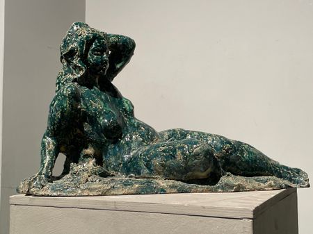 Екатерина Батаева (Скульптура - 
                  40 x 23 см) У воды