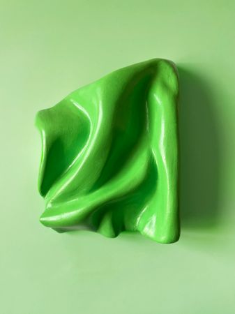 Полина Мотовилова (Объект - 
                  21 x 31 см) Барельеф "Яблоневый сад"