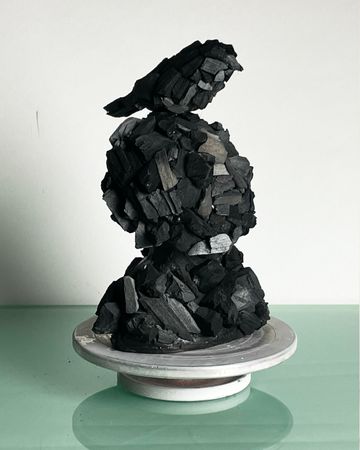 Любовь Лисицына (Скульптура - 
                  15 x 30 см) Последний поэт на земле