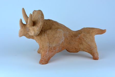 Лёша Да (Скульптура - 
                  27 x 16 см) Дух зверя красный