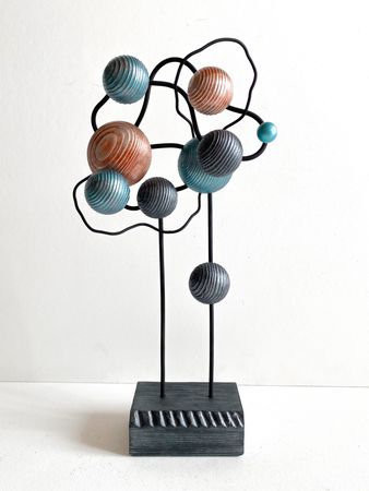 Роман Рыбянец (Скульптура - 
                  22 x 44 см) Рождение Туманности №6