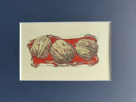 Наталия Рокотова (Авторская графика - 
                  25 x 19.8 см) 3 орешка
