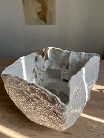 Ксения Балабух (Скульптура - 
                  35.5 x 23 см) There are so many ghosts at my spot