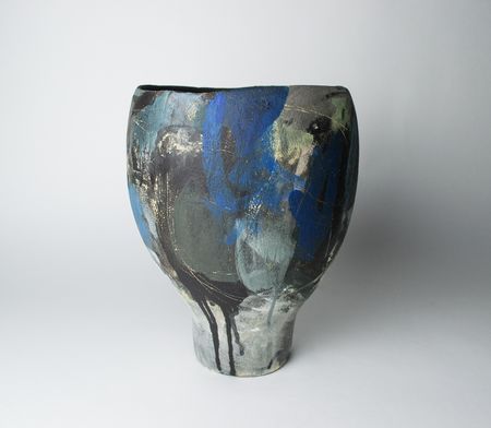 Мария Софронова (Скульптура - 
                  24 x 31 см) DARK CUP vase