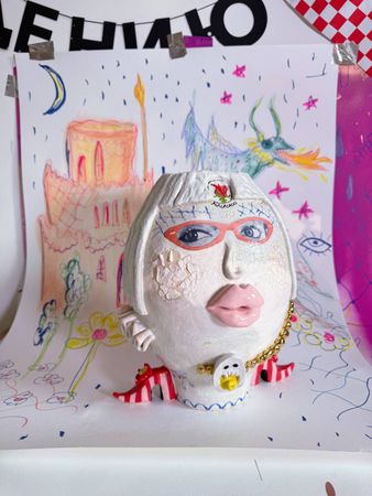 Виктория Романович (Скульптура - 
                  25 x 30 см) Ваза "Тетушка Роза"