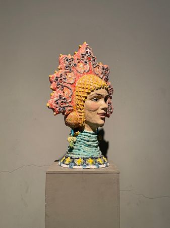 Екатерина Батаева (Скульптура - 
                  40 x 60 см) Несмеяна