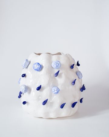Ольга Симонова (Скульптура - 
                  26 x 27 см) Осадки