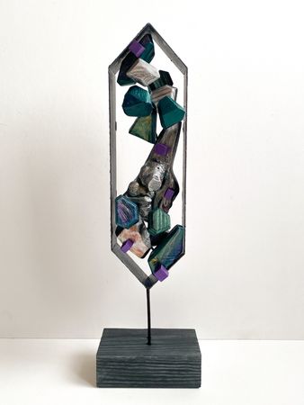 Роман Рыбянец (Скульптура - 
                  18 x 60 см) Зеленые кристаллы