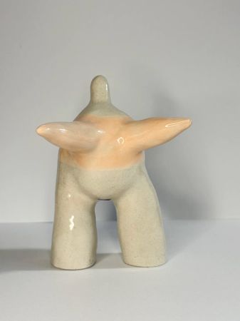 Тася Василькова (Скульптура - 
                  8 x 14 см) Стойка