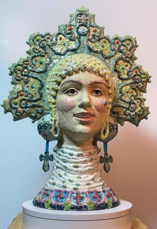 Екатерина Батаева (Скульптура - 
                  47 x 60 см) Несмеяна. Бирюзовая