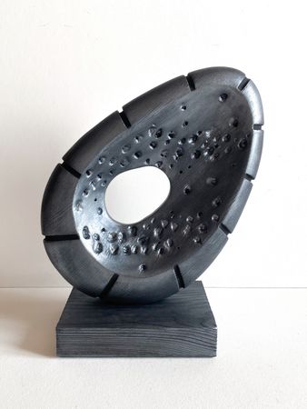 Роман Рыбянец (Скульптура - 
                  30 x 36 см) Время