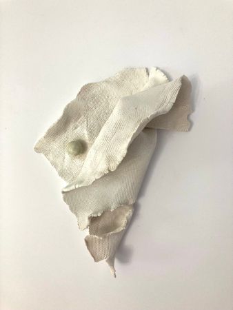 Юлия Бариева (Скульптура - 
                  16 x 27 см) Настенное панно "Прикосновения"